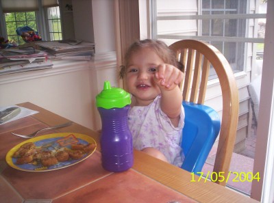 naomieatingfrenchtoast.jpg